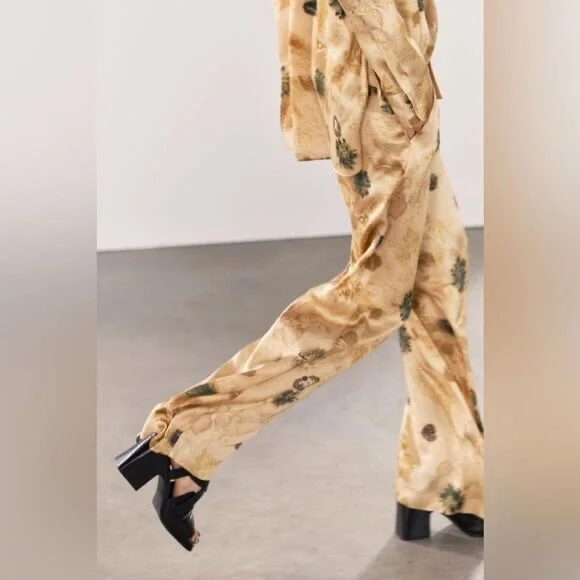ZARA CO-ORD SET ZW COLLECTION PRINTED 100% SILK PANTS AND SHIRT